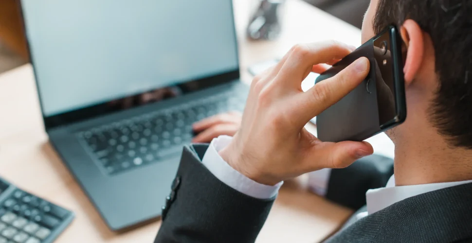 office-desktop-with-laptop-business-man